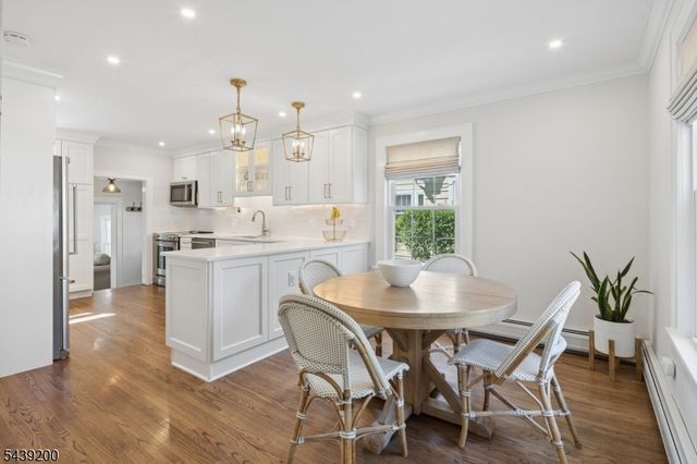 35 N Summit Ave, Chatham Boro, NJ 07928