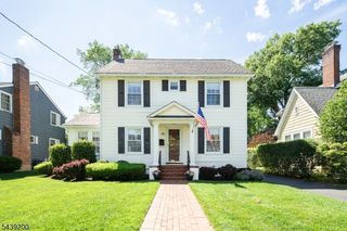 35 N Summit Ave, Chatham Boro, NJ 07928