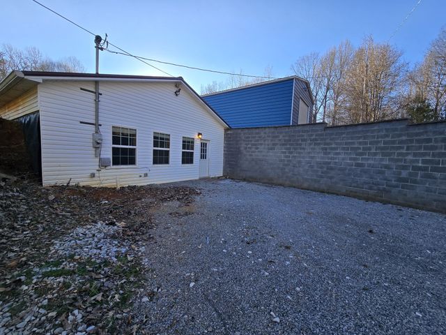 321 S John Locke Rd, Mcminnville, TN 37110