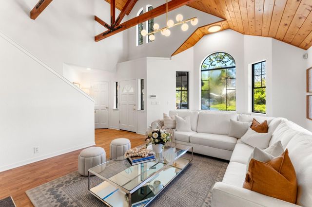 537 Mountain View Avenue, Mountain View, CA 94041