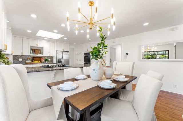 537 Mountain View Avenue, Mountain View, CA 94041