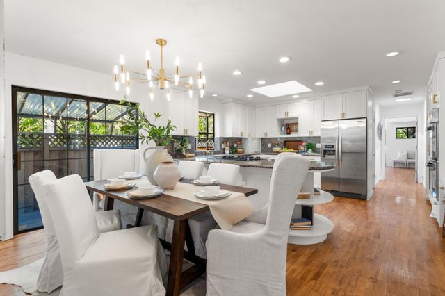 537 Mountain View Avenue, Mountain View, CA 94041