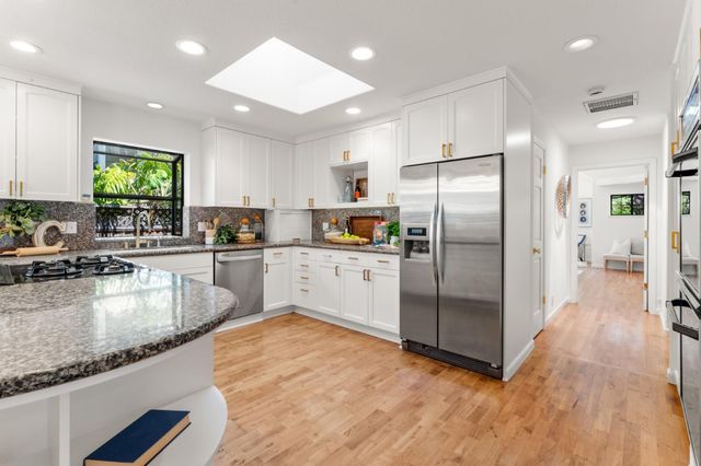 537 Mountain View Avenue, Mountain View, CA 94041