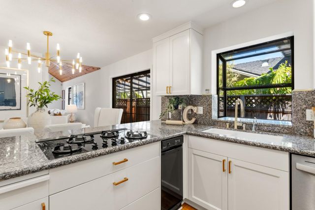 537 Mountain View Avenue, Mountain View, CA 94041