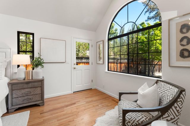 537 Mountain View Avenue, Mountain View, CA 94041