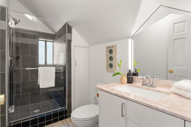 537 Mountain View Avenue, Mountain View, CA 94041