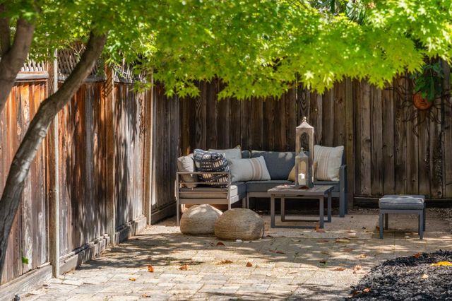 537 Mountain View Avenue, Mountain View, CA 94041