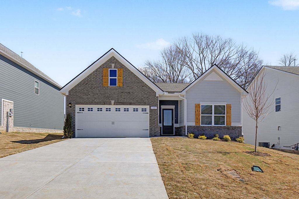 1361 English Oak Drive, Clarksville, TN 37043