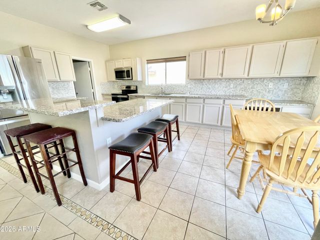 9025 S 6TH Street, Phoenix, AZ 85042