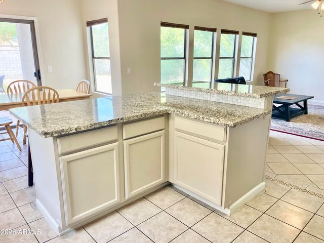 9025 S 6TH Street, Phoenix, AZ 85042