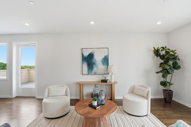 267 Old Colony 601, Boston, MA 02127