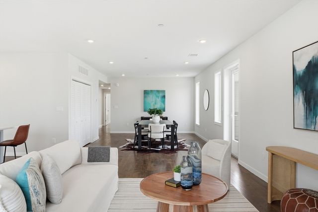 267 Old Colony 601, Boston, MA 02127