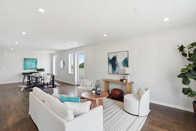 267 Old Colony 601, Boston, MA 02127