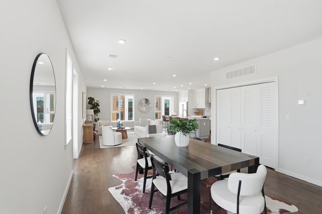 267 Old Colony 601, Boston, MA 02127