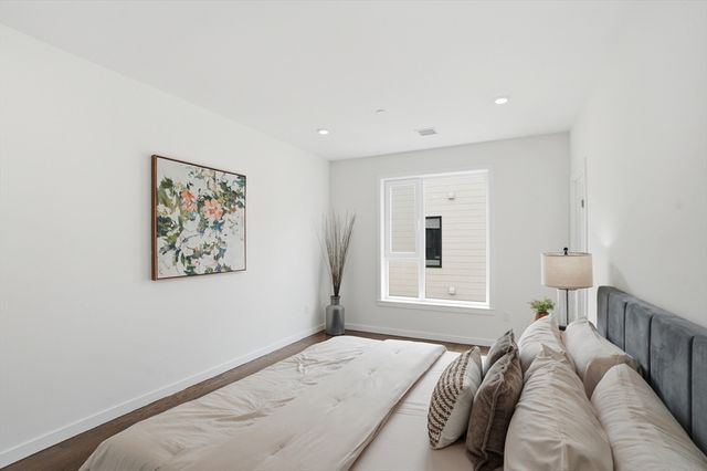 267 Old Colony 601, Boston, MA 02127