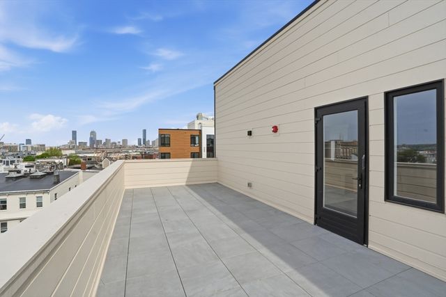 267 Old Colony 601, Boston, MA 02127