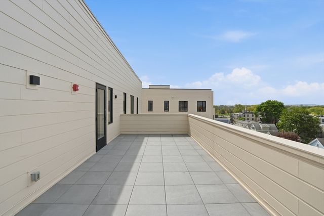 267 Old Colony 601, Boston, MA 02127