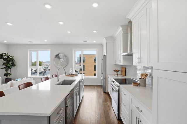 267 Old Colony 601, Boston, MA 02127