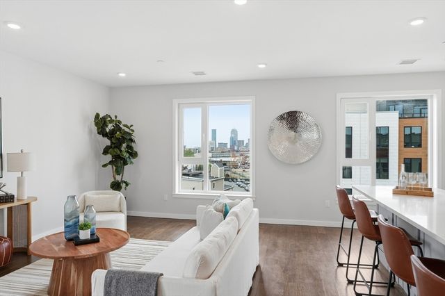 267 Old Colony 601, Boston, MA 02127
