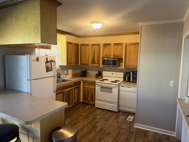 109 Hilltop Dr, Hendersonville, TN 37075