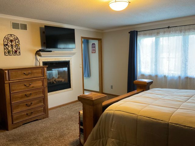 1515 Calvary Hill Lane, Saint Cloud, MN 56301