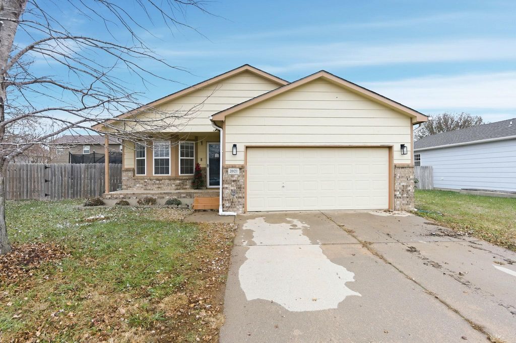 2021 S Crestline Ct, Wichita, KS 67209