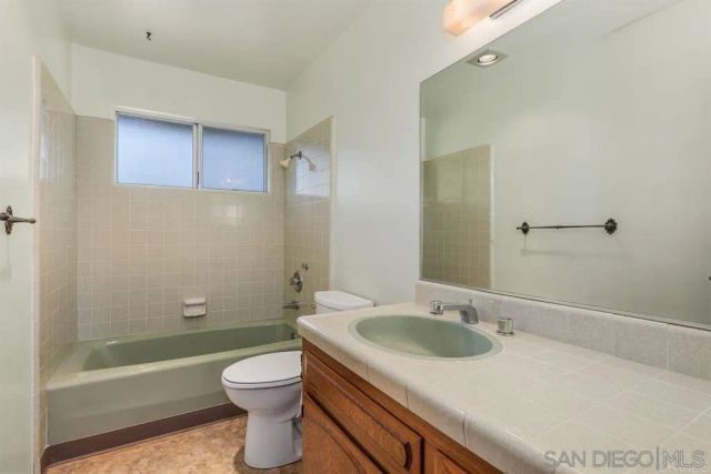 31600 Oak Glen Road, Valley Center, CA 92082