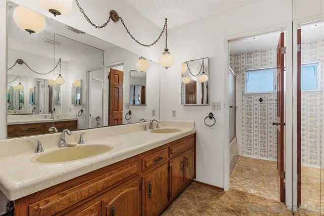 31600 Oak Glen Road, Valley Center, CA 92082