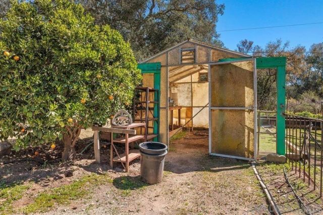 31600 Oak Glen Road, Valley Center, CA 92082