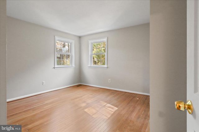 10439 COURTHOUSE DR, Fairfax, VA 22030