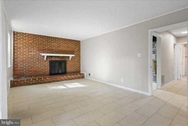 10439 COURTHOUSE DR, Fairfax, VA 22030