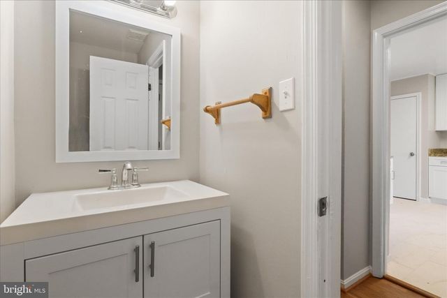 10439 COURTHOUSE DR, Fairfax, VA 22030