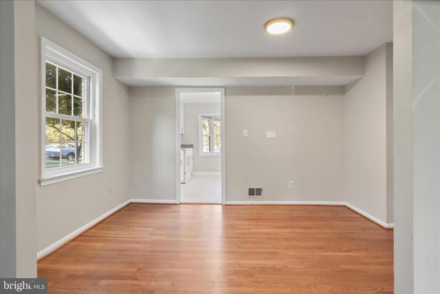 10439 COURTHOUSE DR, Fairfax, VA 22030