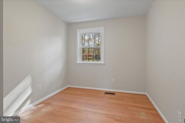 10439 COURTHOUSE DR, Fairfax, VA 22030