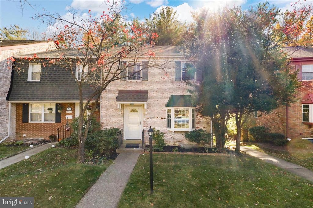 10439 COURTHOUSE DR, Fairfax, VA 22030