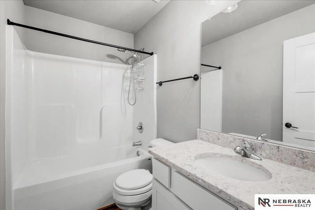 8626 Reynolds Street, Omaha, NE 68122