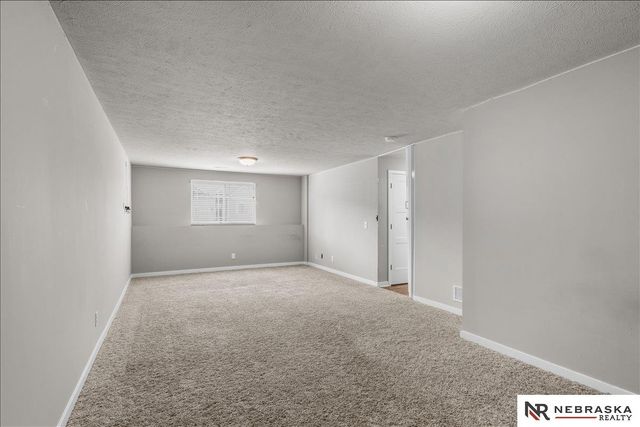 8626 Reynolds Street, Omaha, NE 68122