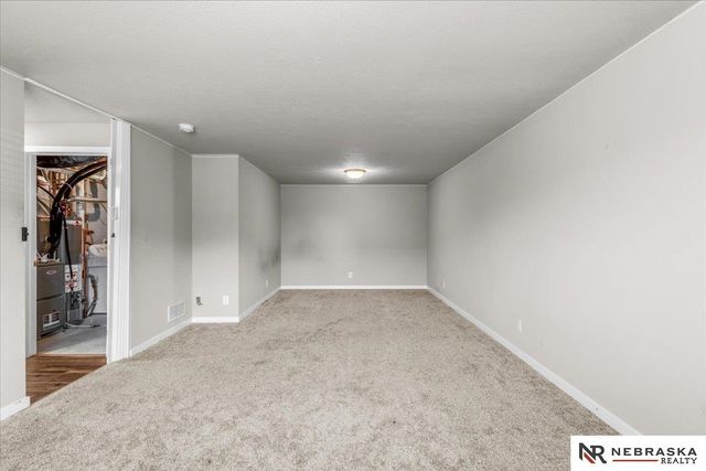 8626 Reynolds Street, Omaha, NE 68122