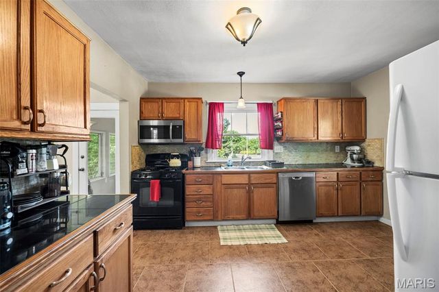 3833 Midview Avenue, Bridgeton, MO 63044