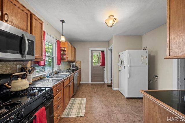 3833 Midview Avenue, Bridgeton, MO 63044
