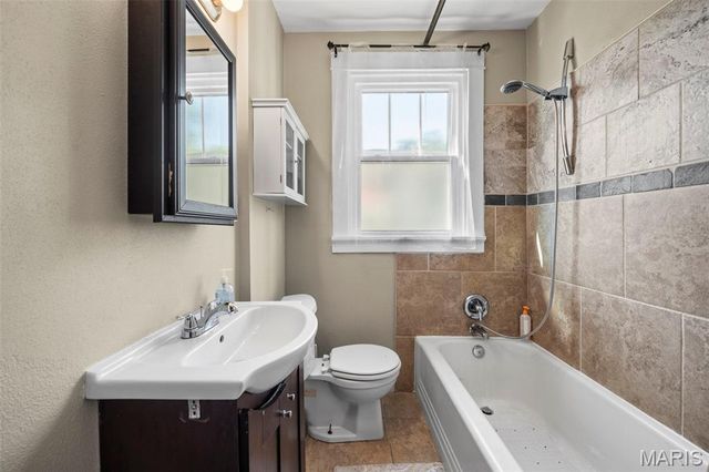 3833 Midview Avenue, Bridgeton, MO 63044