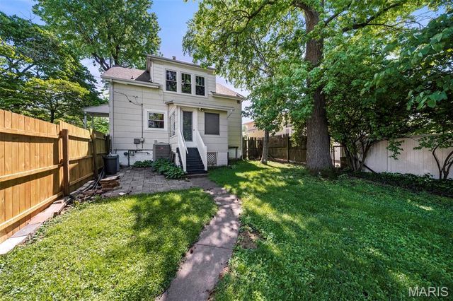 3833 Midview Avenue, Bridgeton, MO 63044