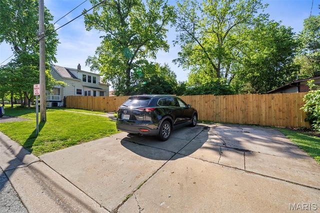 3833 Midview Avenue, Bridgeton, MO 63044