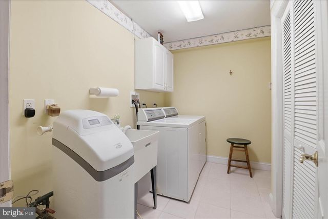 309 CHARLESTON LN, Reading, PA 19610