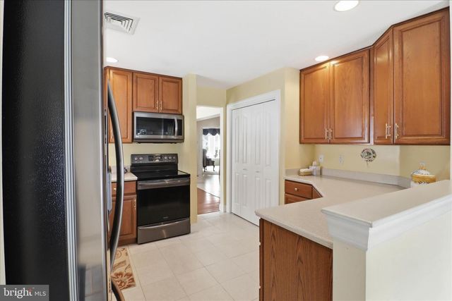 309 CHARLESTON LN, Reading, PA 19610