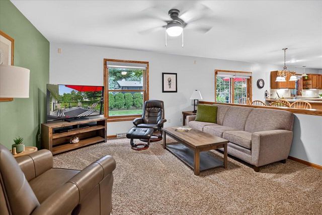 617 Kvamme Lane, Stoughton, WI 53589