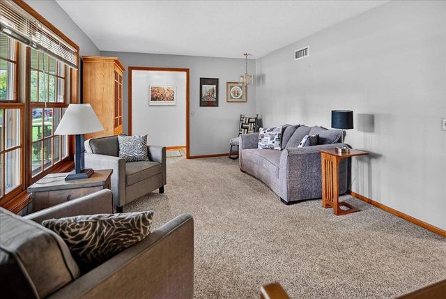 617 Kvamme Lane, Stoughton, WI 53589