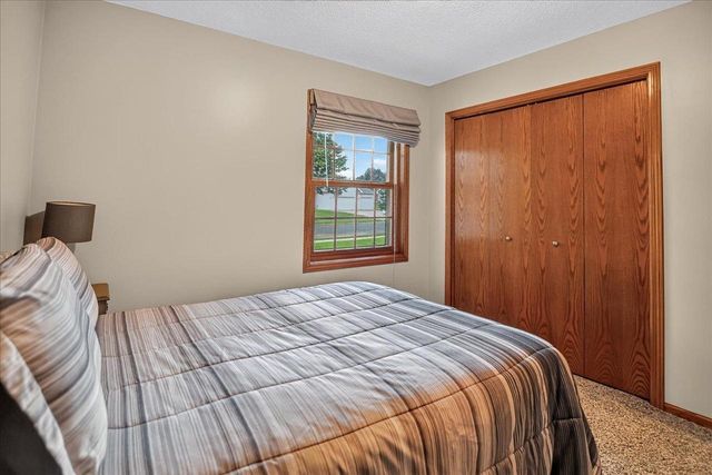 617 Kvamme Lane, Stoughton, WI 53589