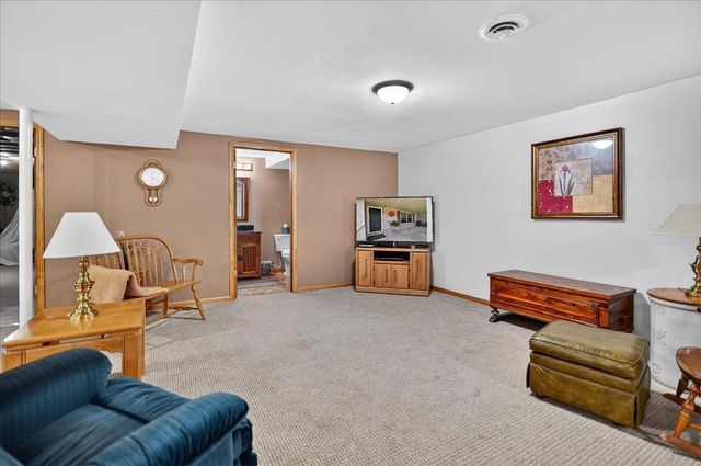 617 Kvamme Lane, Stoughton, WI 53589