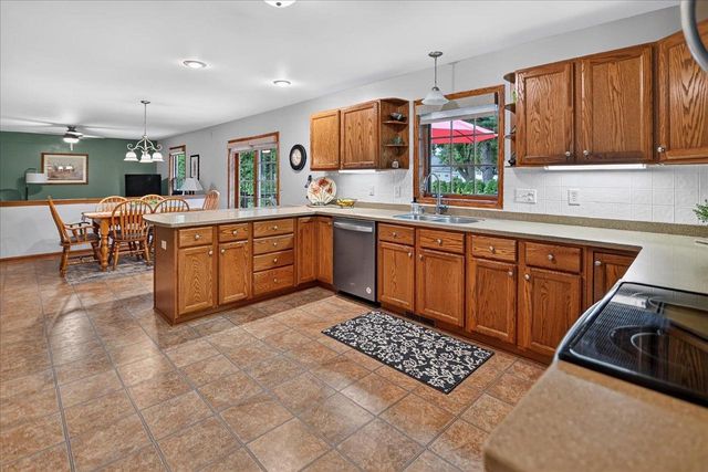 617 Kvamme Lane, Stoughton, WI 53589